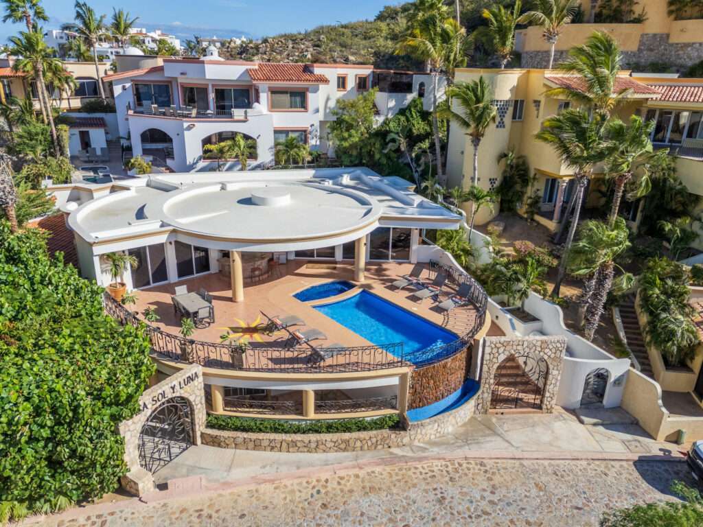 Los Cabos Bugambilias Located in Bugambillias at Cabo Real, this 3-bed, 4 full + 1 half bath home offers 2,754 ft² interior on a 3,378 ft² lot with ocean and golf course – 25 CAMINO DEL PACIFICO BAJO, Cabo San Lucas, BS