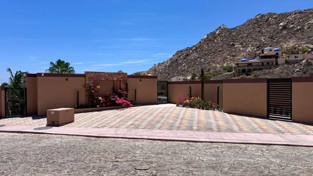 Los Cabos Bugambilias Located in Bugambillias at Cabo Real, this 3-bed, 4 full + 1 half bath home offers 2,754 ft² interior on a 3,378 ft² lot with ocean and golf course – 30 Cam. Grande, Cabo San Lucas, BS